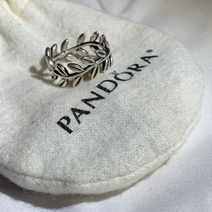 Pandora Laurel wreath ring Size 54